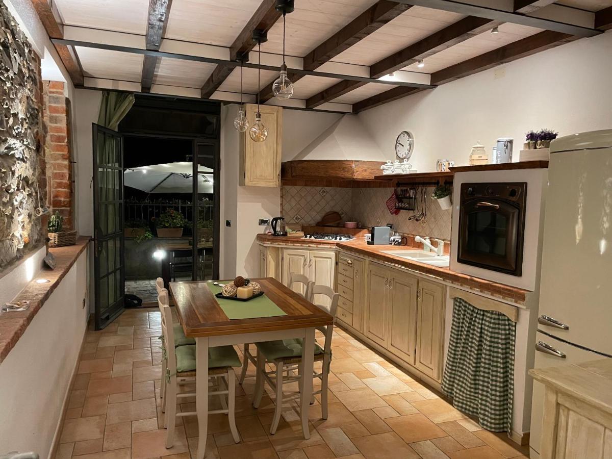 Il Granaio Apartment กัสตาลเญโต การ์ดุชชี ภายนอก รูปภาพ