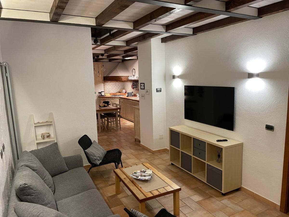 Il Granaio Apartment กัสตาลเญโต การ์ดุชชี ภายนอก รูปภาพ