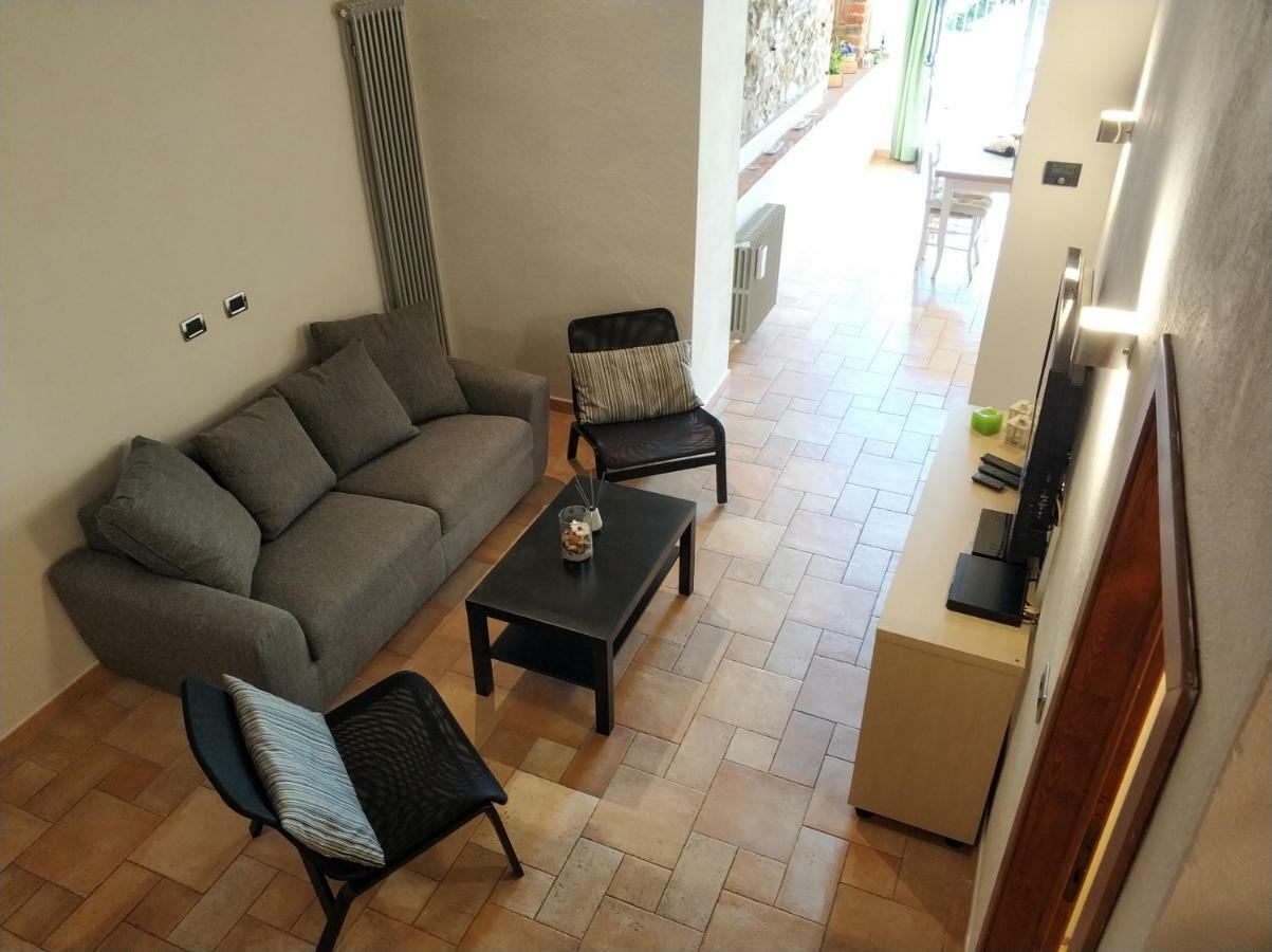 Il Granaio Apartment กัสตาลเญโต การ์ดุชชี ภายนอก รูปภาพ